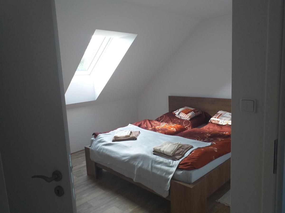 Penzion Na Vysluni Strasin Exteriör bild